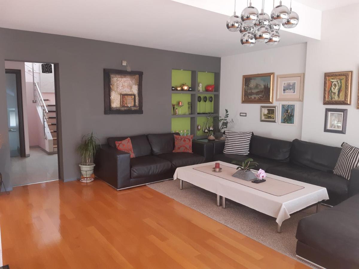 Apartments in Villa Azra Fiume Esterno foto