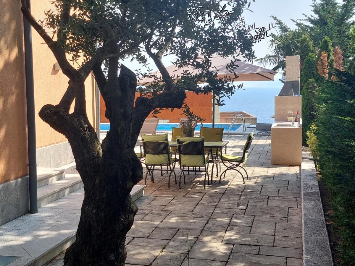 Apartments in Villa Azra Fiume Esterno foto