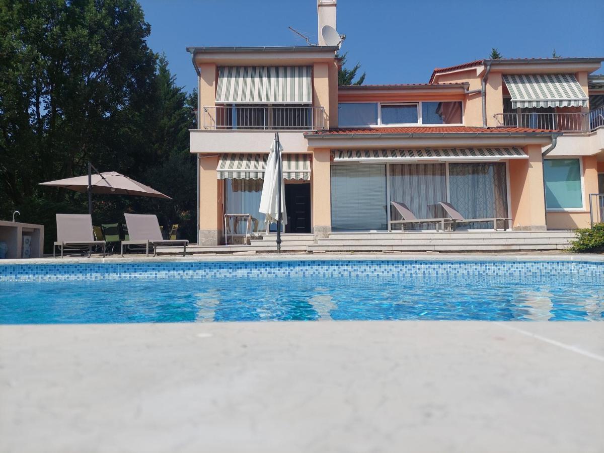 Apartments in Villa Azra Fiume Esterno foto