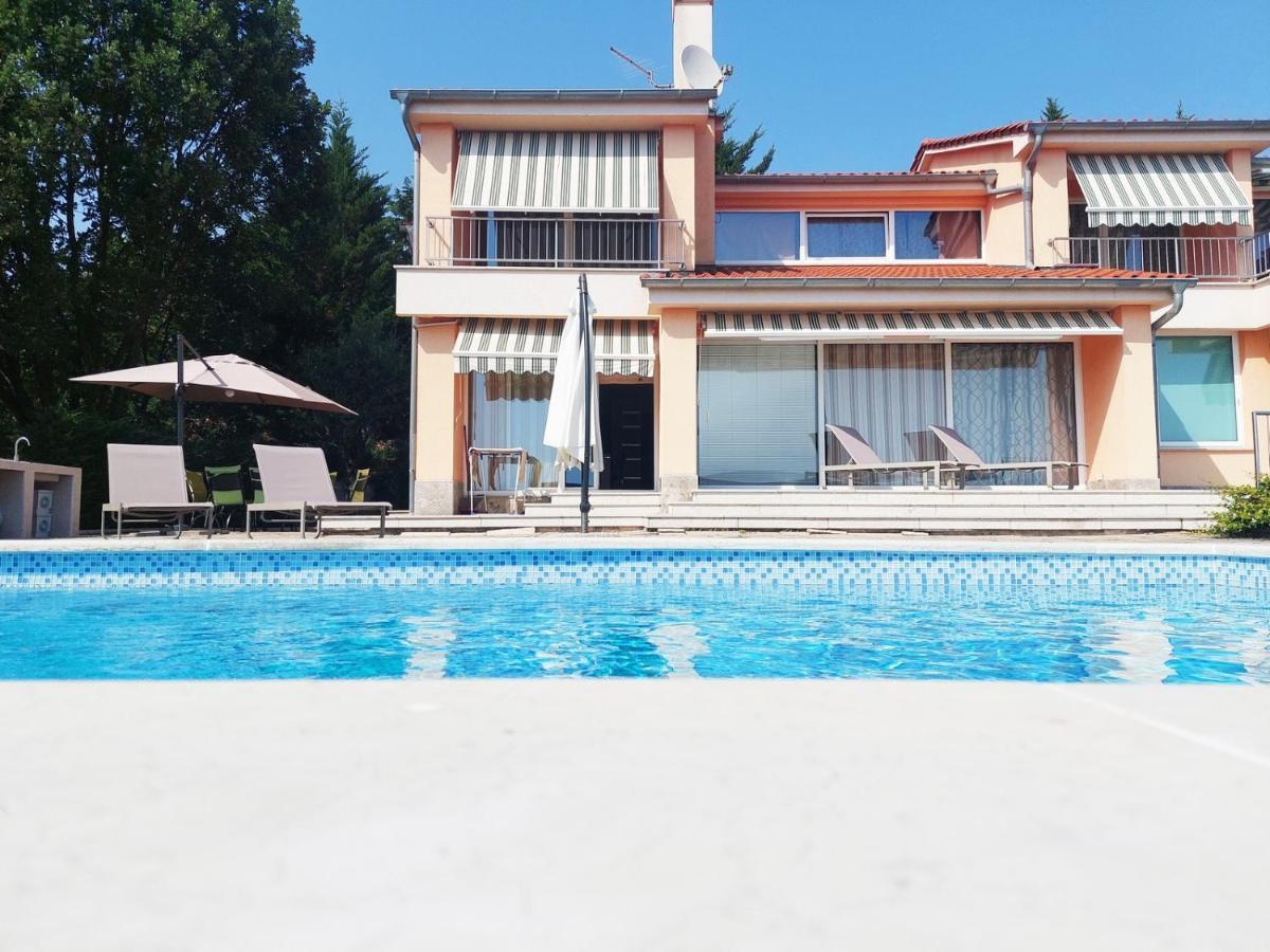 Apartments in Villa Azra Fiume Esterno foto