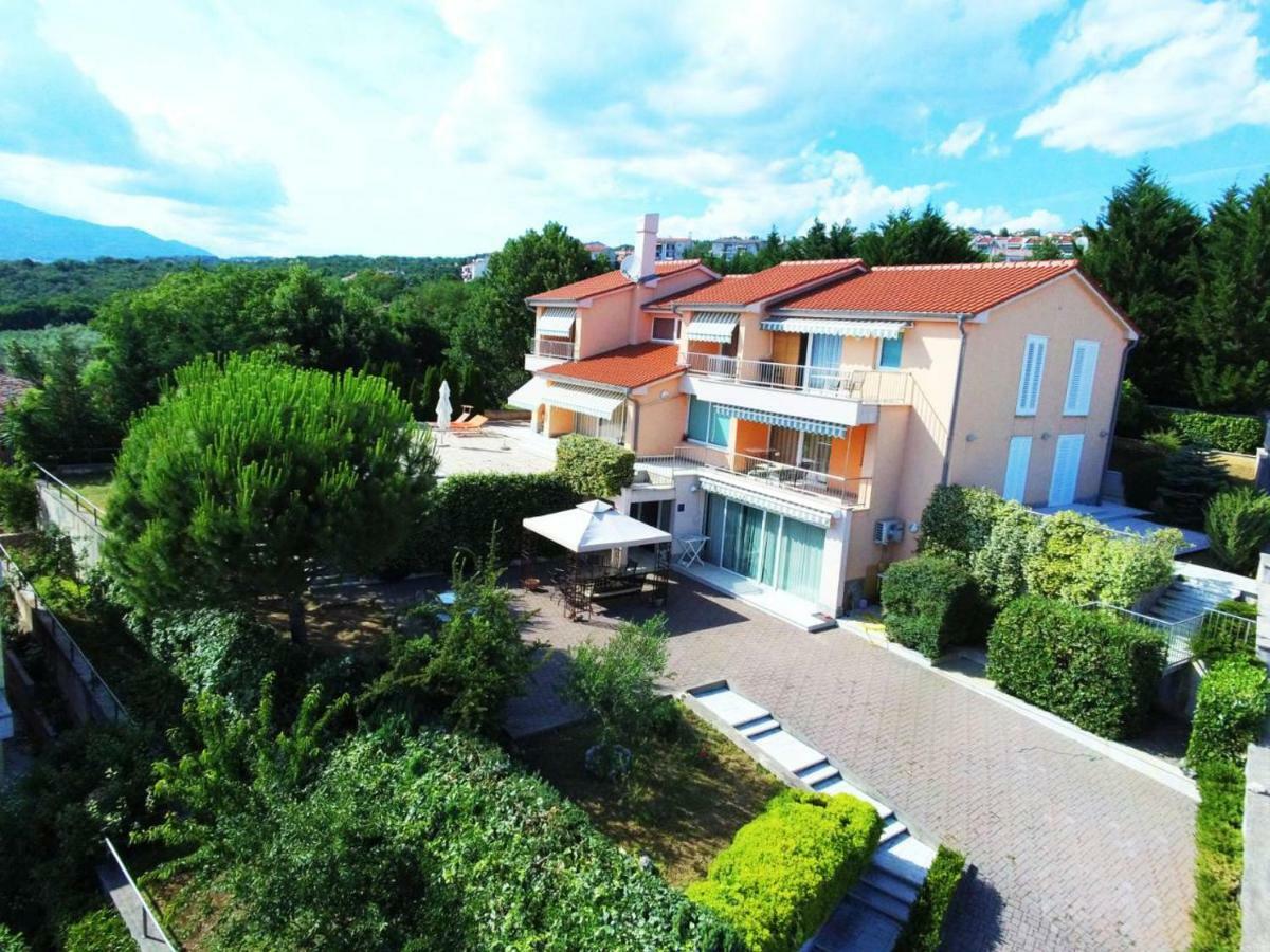 Apartments in Villa Azra Fiume Esterno foto